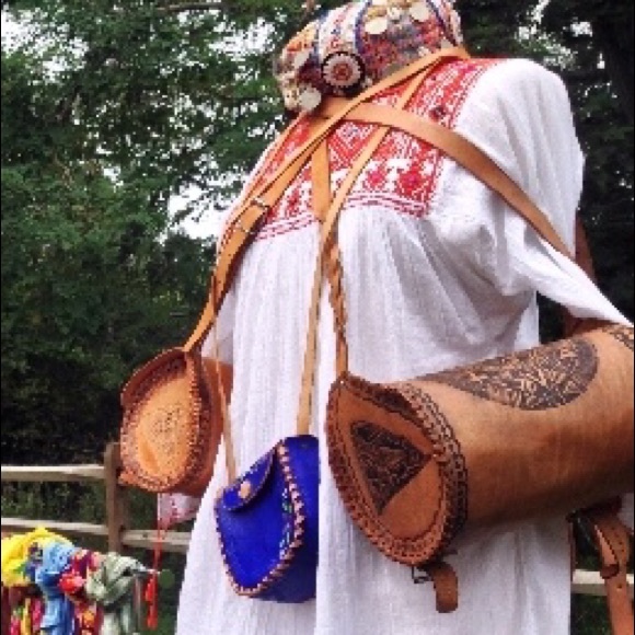 Vintage Leather Bags - Picture 4 of 6